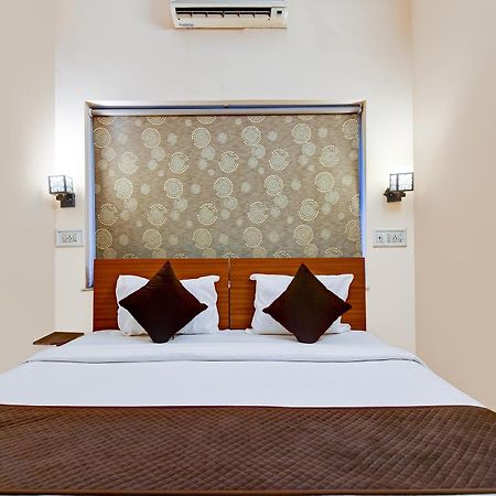 Salt Lake Inn Calcutta Buitenkant foto