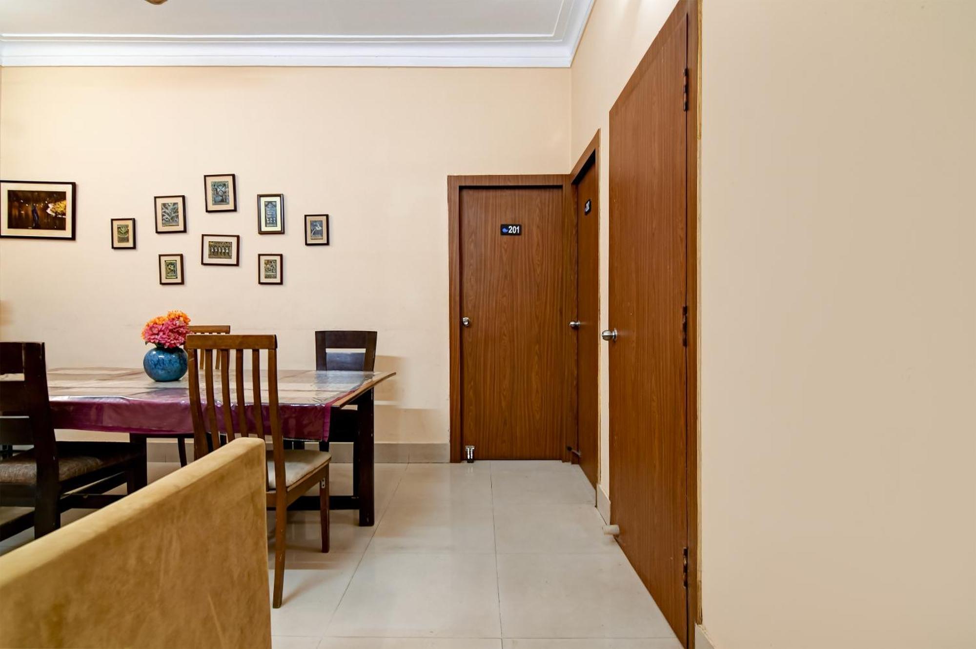 Salt Lake Inn Calcutta Buitenkant foto